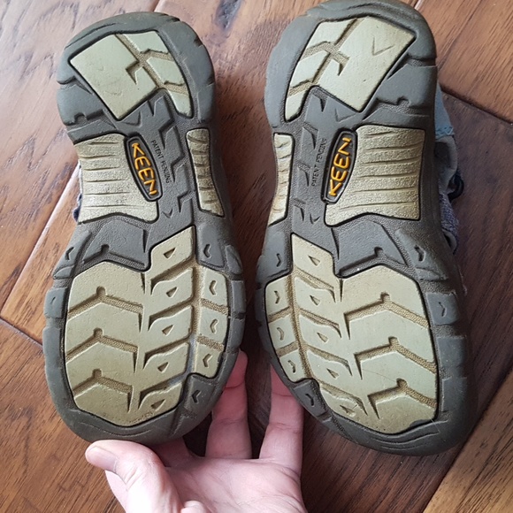 Keen Newport H2 Waterproof Hiking Outdoor Purple Floral Blue Sandals - Picture 4 of 16